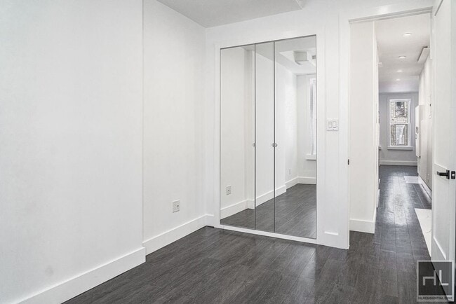 Photo - 5 AVENUE Unit 1