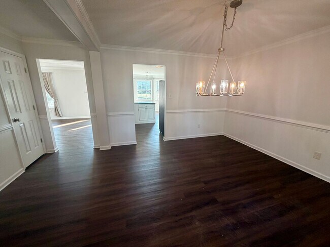 Photo - 848 Daimler Dr