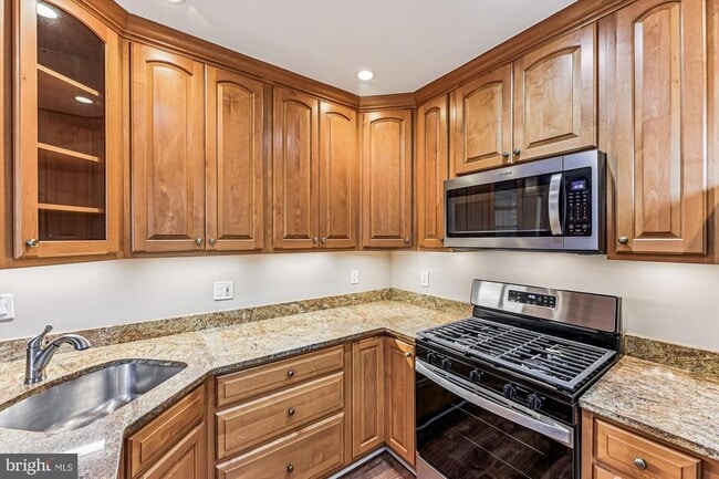 Photo - 2700 16th St S