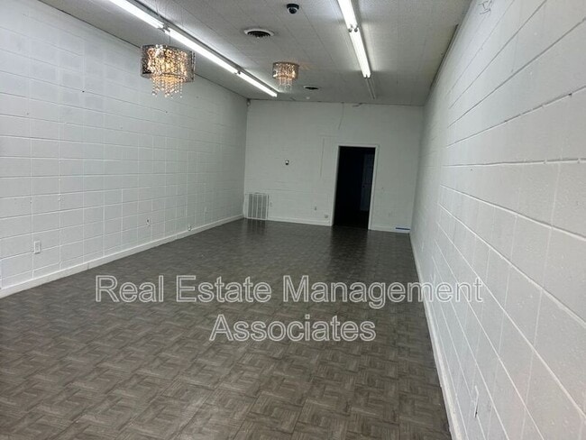 Building Photo - 454 W Solomon St Rental