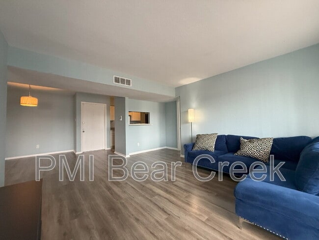Building Photo - 8523 Hearth Dr Unit #35 Rental