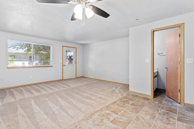 Photo - 12027-12069 SE Foster Rd