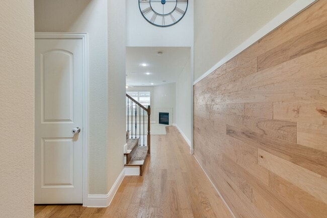 Photo - Luxury 3 Bedroom Townhome