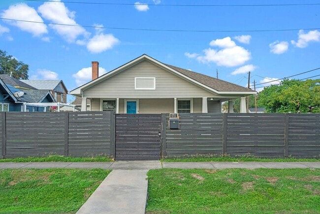 Photo - 5711 Sherman St