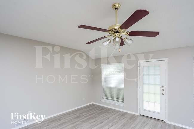 Photo - 433 Asbury Dr