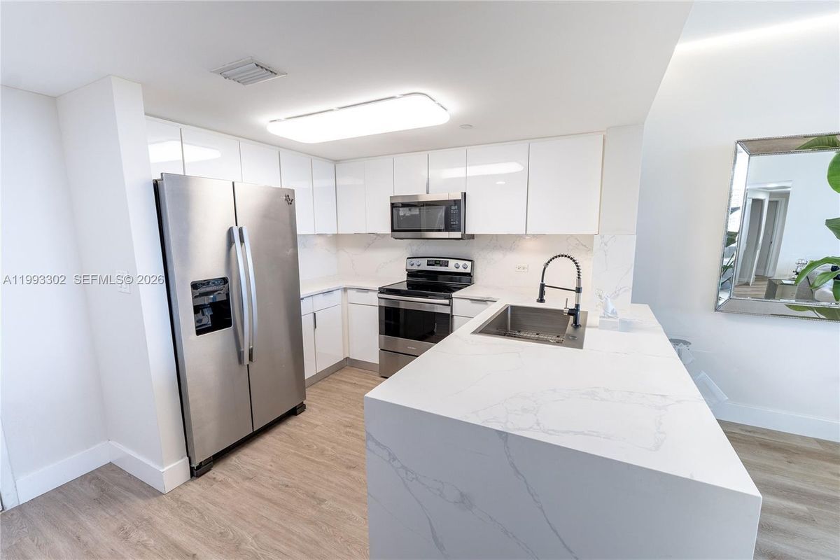 Photo - 19501 W Country Club Dr