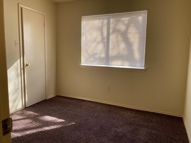 Photo - 1106 Greencroft St
