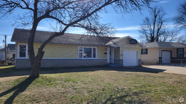 Building Photo - 1420 W Poplar St Rental