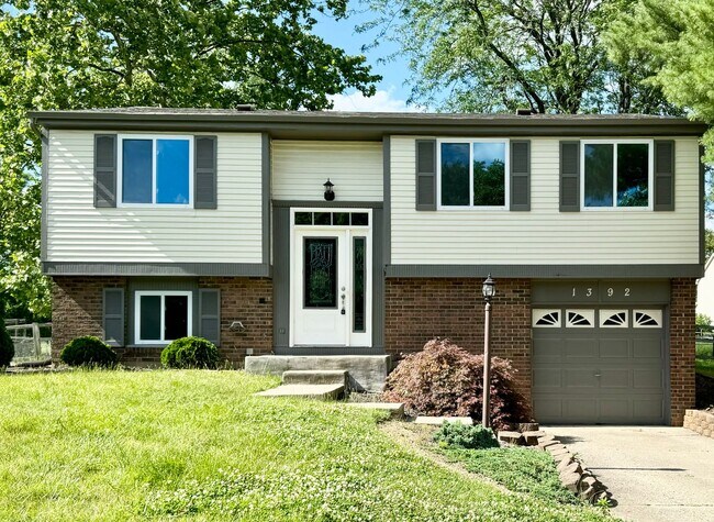 MASON - Refreshed 3+bed 1.5 bath bi-level - MASON - Refreshed 3+bed 1.5 bath bi-level House