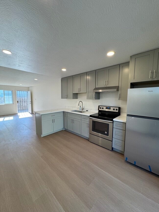 Building Photo - 27104 Belvedere Ct Unit 2