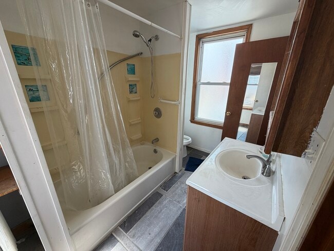 Photo - 18 S Marion Ave Unit 1 Bedroom Apartment in Ve