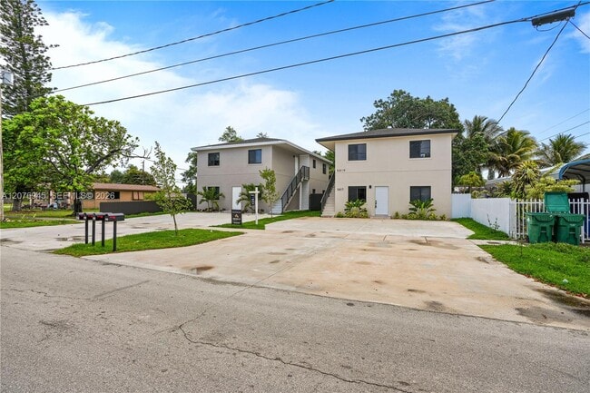 Photo - 5819 NW 30th Ave Unit 5819