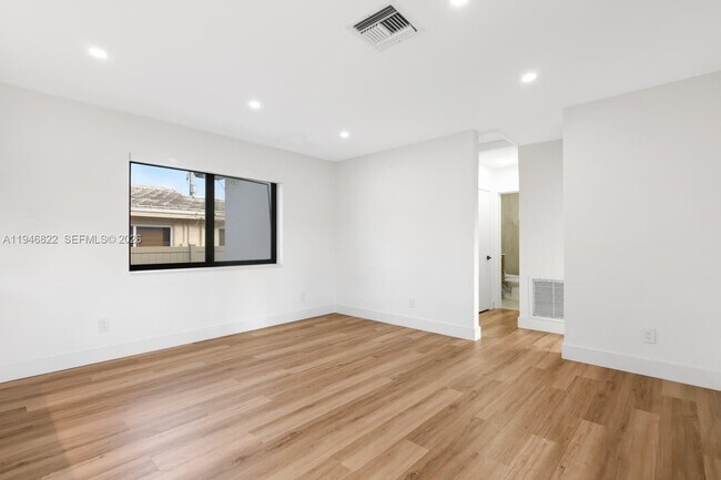 Photo - 1201 N 16th Ave