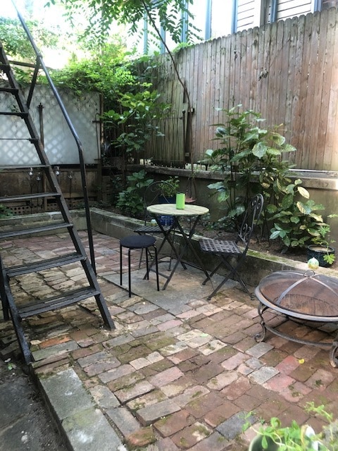 directly access to backyard - 323 S 46th St Unit 1R