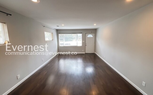 1527 Kirby Ave