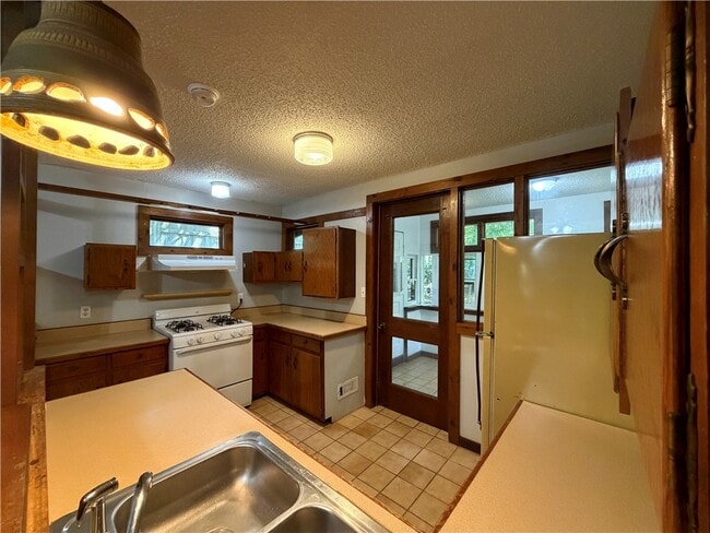 Photo - 416 E Huntsville Rd