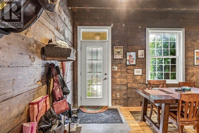 Photo - 439 Kent St