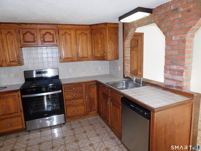 Photo - 83 Forest St