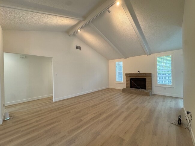 Photo - 900 Severus Dr