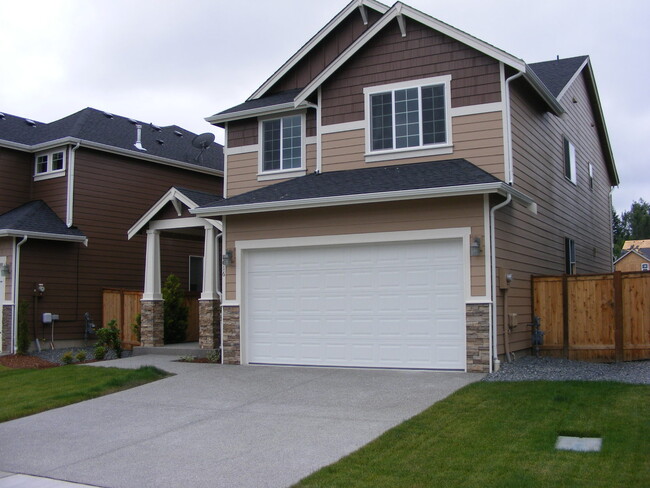 Photo - 4 bedroom plus a den in Puyallup