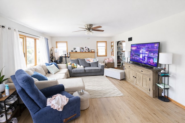 Photo - 2109 Main St