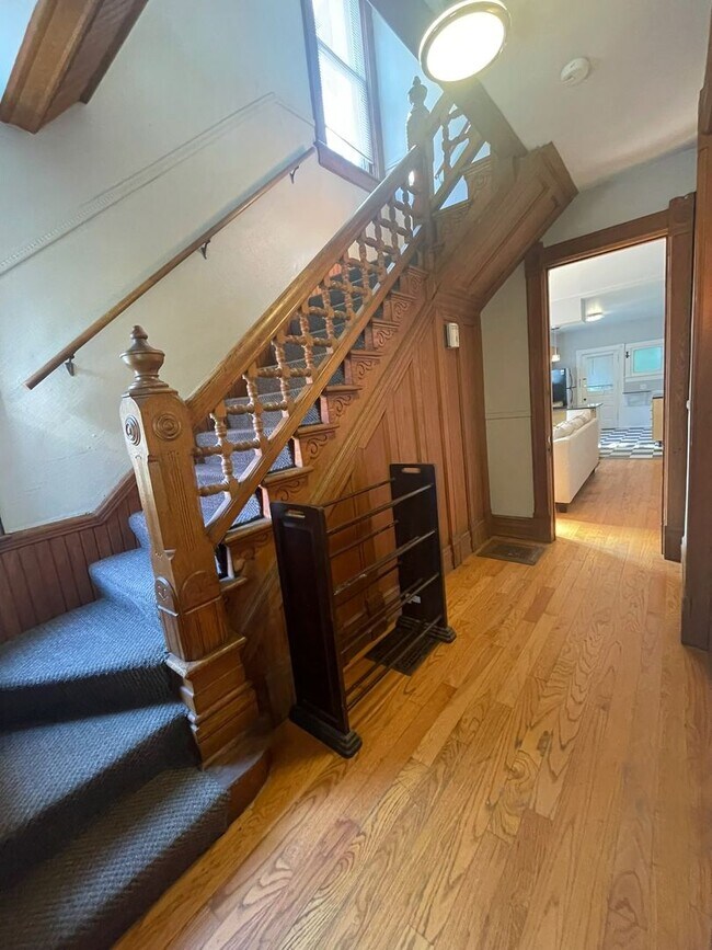 Photo - 310 E William St Unidad House