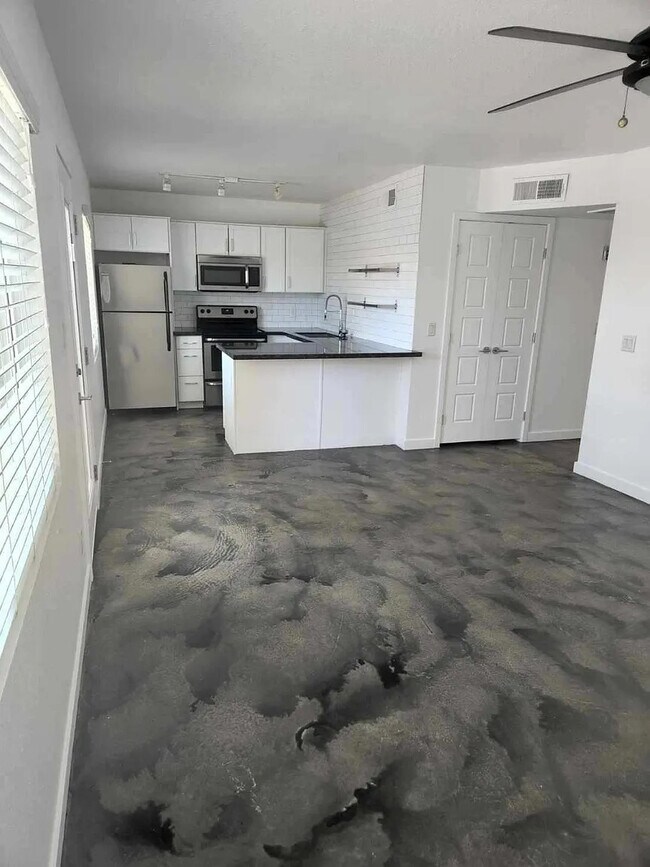 Photo - Hamptons Unit 10