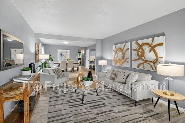 Photo - 728 Clipper Way