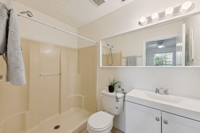 Photo - 212 Ridge Crest Loop