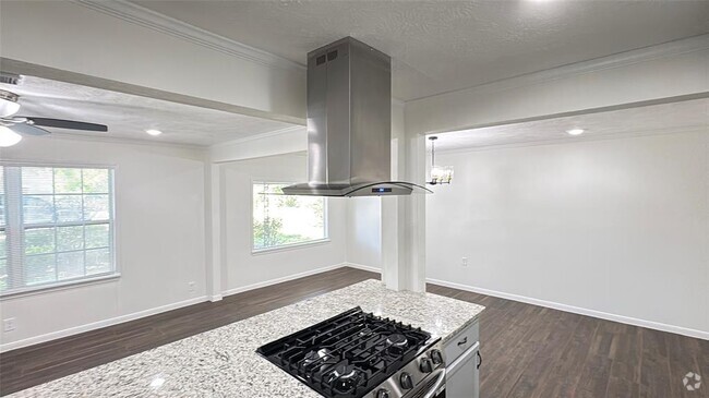 Building Photo - 3910 Englewood St Rental