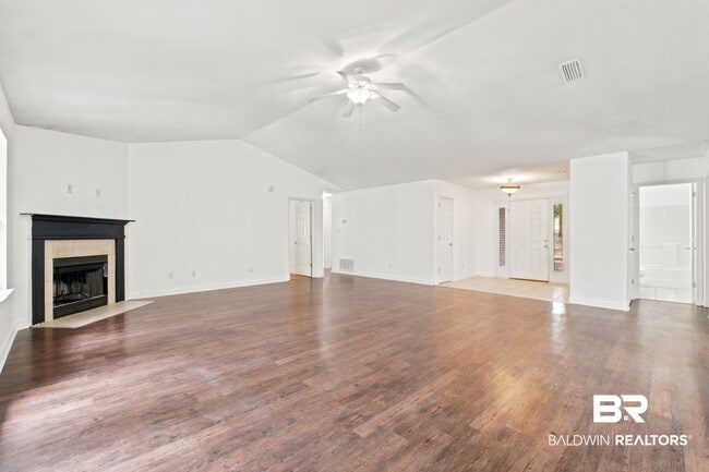 Photo - 905 Ryan Ave