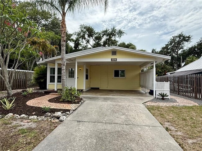 Building Photo - 2716 Blossom Dr