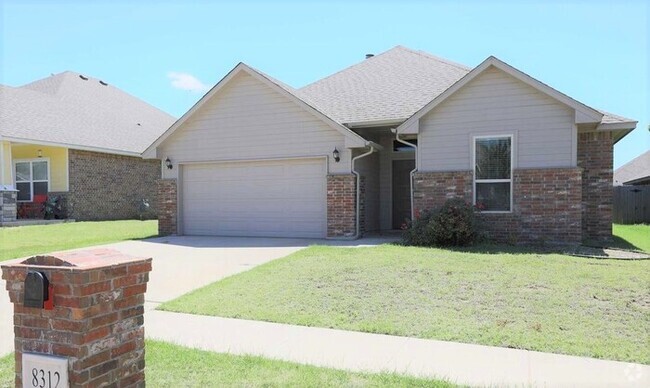 Building Photo - 8312 NW 140th St Rental