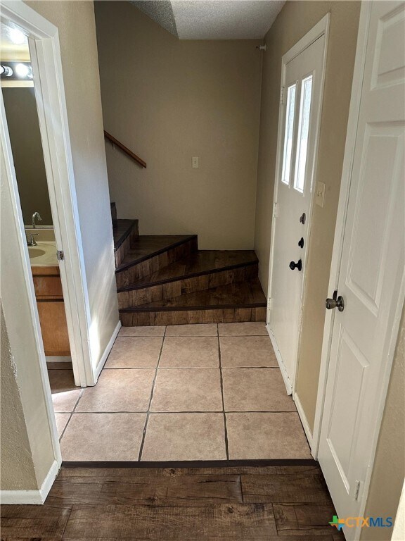 Photo - 207 Palmwood Dr Unidad 2