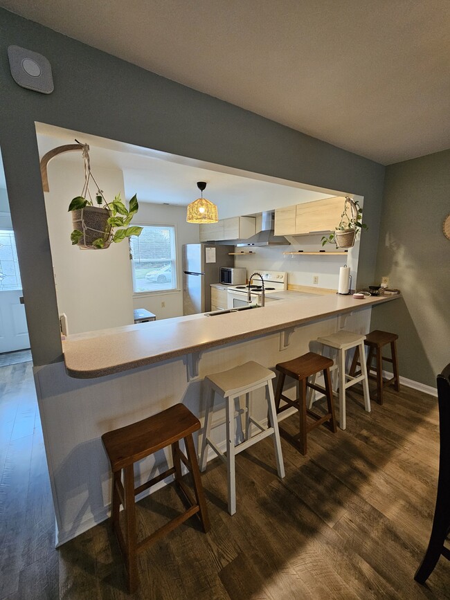 Photo - 8 Franklin Square