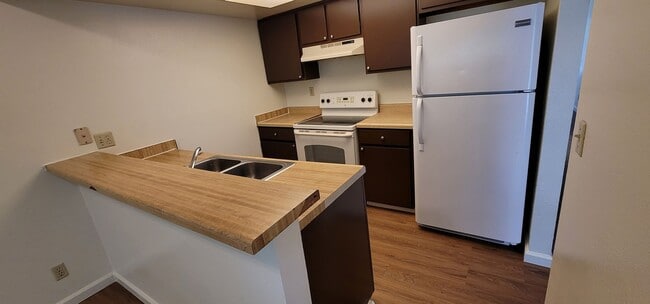 Photo - 2Bed 1bath Iron Horse Village Great Location