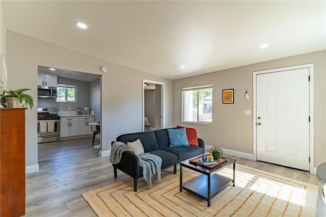 Photo - 1649 Crestview Ave Unidad 1