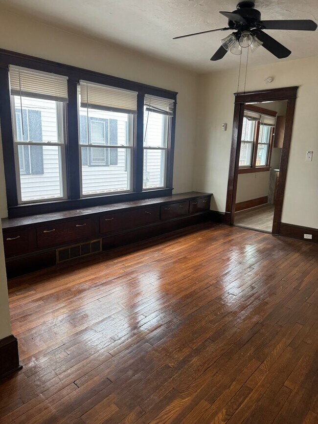 Photo - 9402 Pierpont Ave Unidad #1