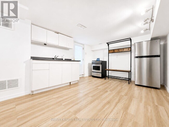 Photo - 327 Howland Ave