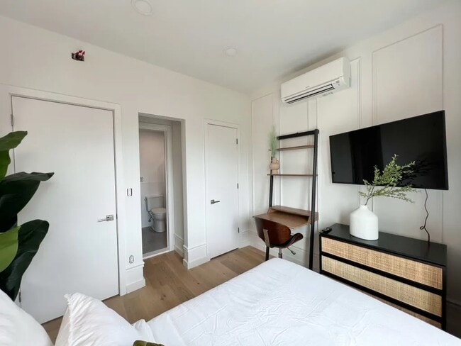 Furnished room/NOT APARTMENT