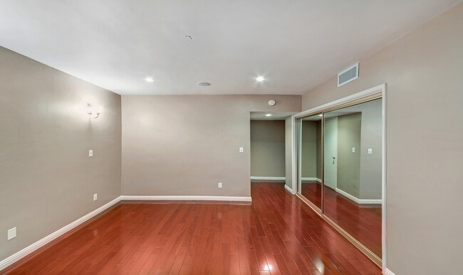 Master Bedroom - 1734 N Fuller Ave Unit Regency Terrace