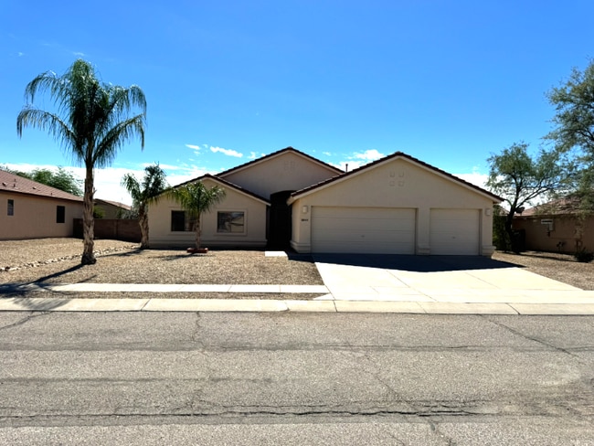 Photo - 8628 Esselmont Dr E