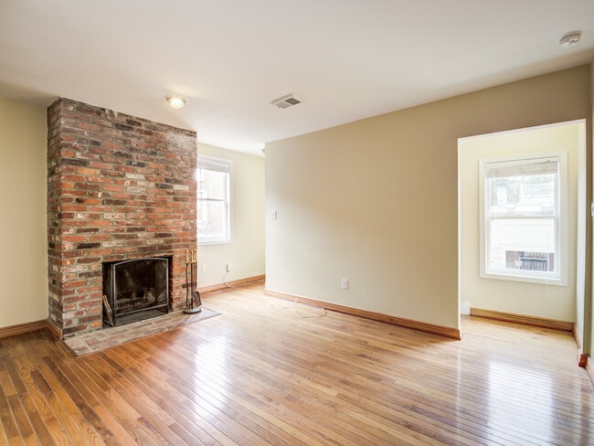 Photo - 116 12th St NE Unit 5