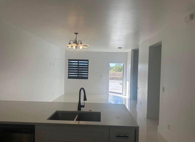 Photo - 1147 Gilbert Ave S