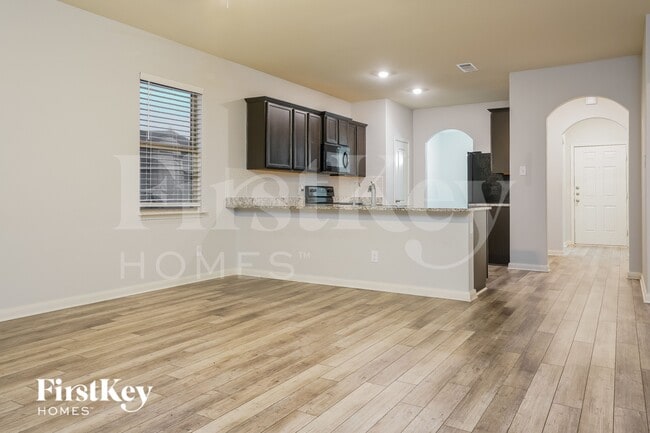 Photo - 133 Yorktown Ct