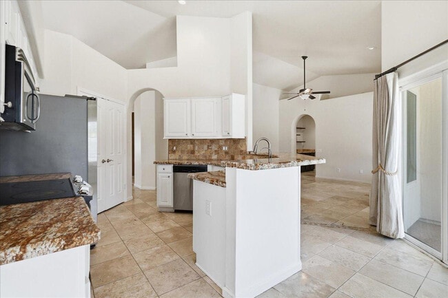 Building Photo - 2207 E Tahitian Way