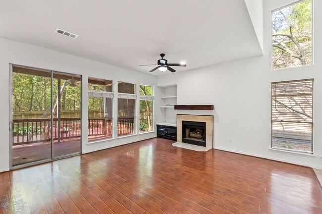 Photo - 15 Breezy Point Pl