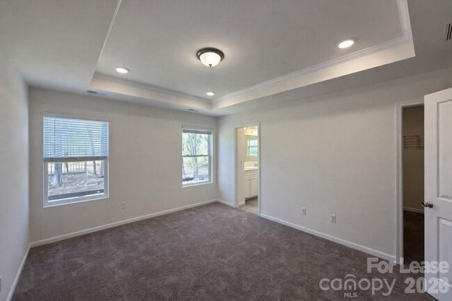 Photo - 2867 Aubrey St