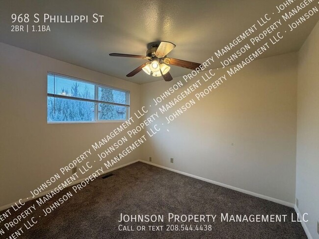 Photo - 968 S Phillippi St