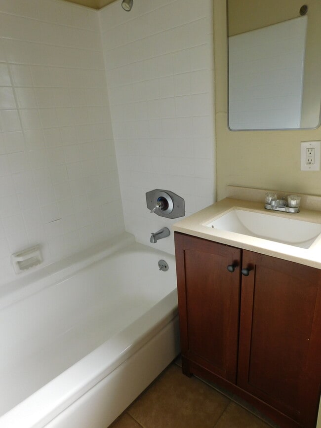 Photo - 6930 Fulton Ave Unit 6930 #14